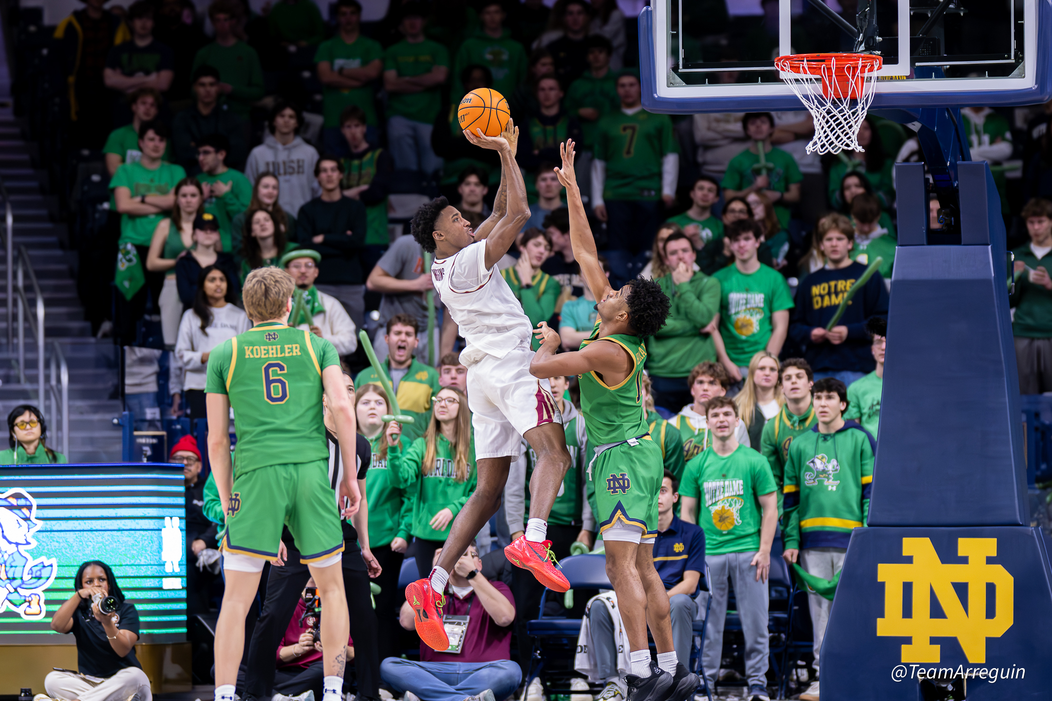 Florida State Holds Off Notre Dame, 82–79