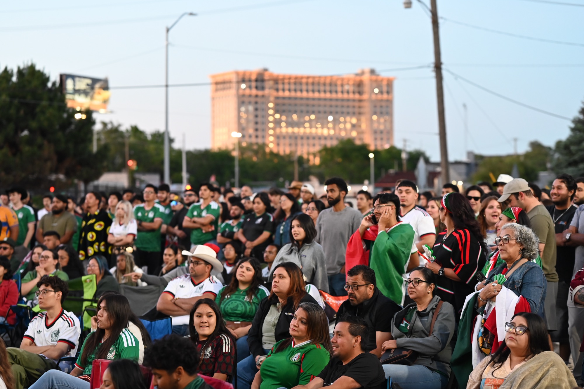 Mexico Advances to Knockout Round with 1-0 Victory Over South Korea